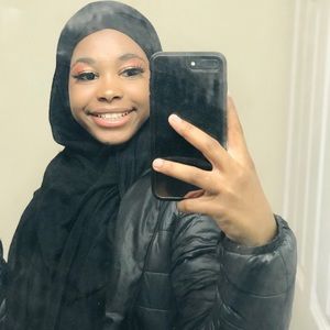 Meet your Posher, Hannah